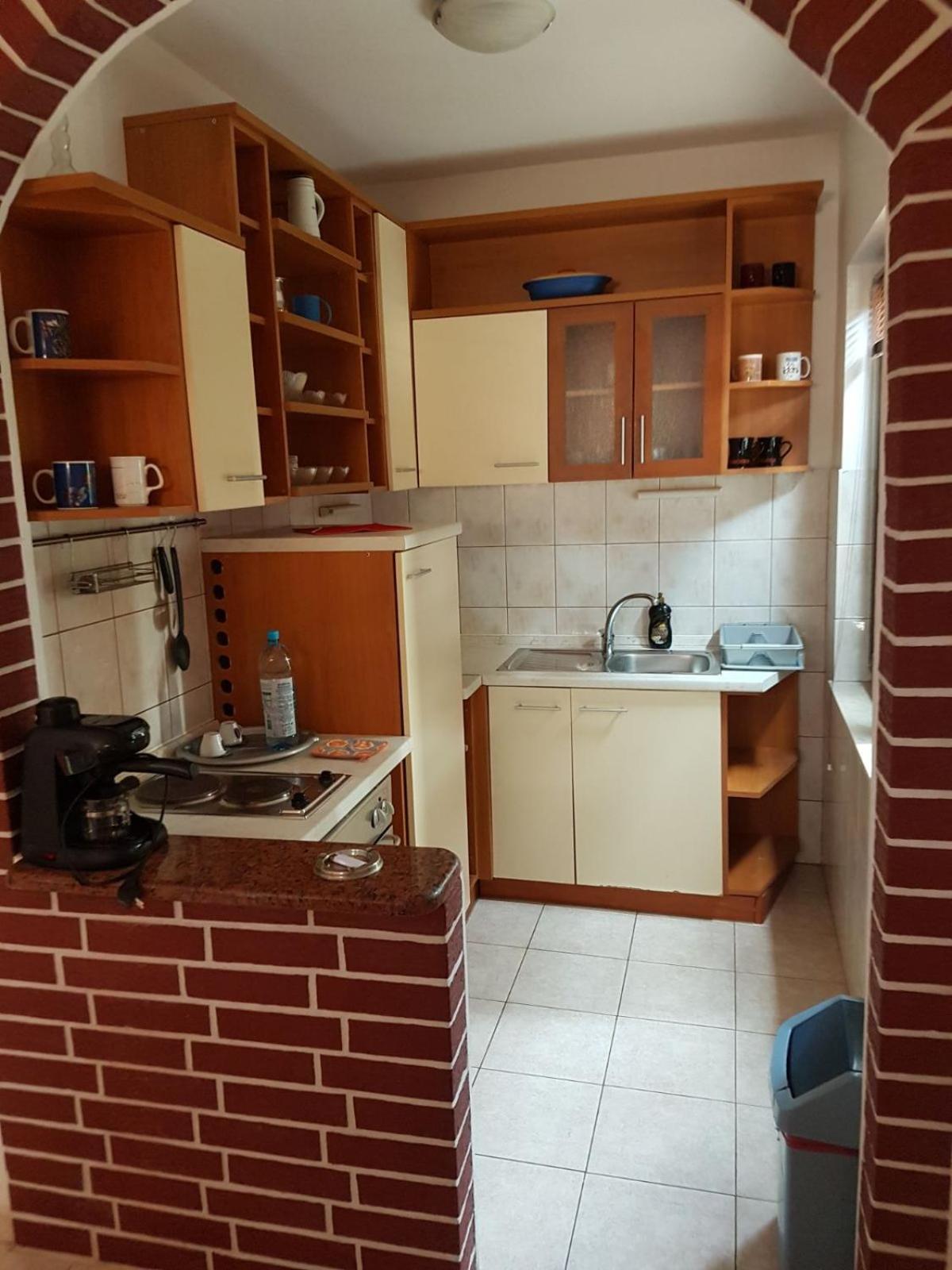 Appartamento Apartman Maja Traù Esterno foto